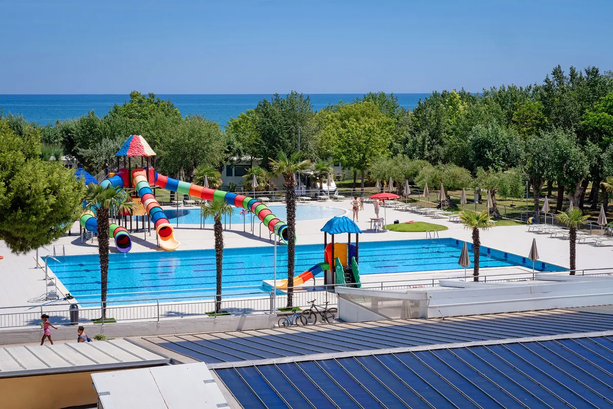 Club del Sole Stork Family Collection