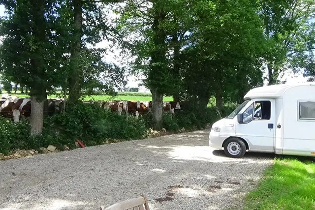 La ferme du Gazenas - Aire de camping cars