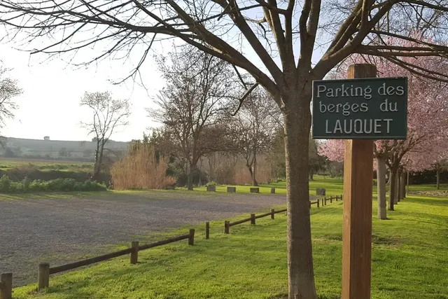 Parking des berges du Lauquet