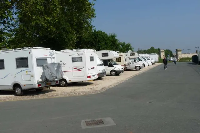 Aire de Stationnement (Vieille Forme) Rochefort