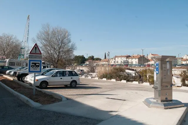 Aire de Camping-cars Beaucaire