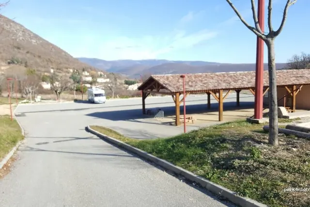 Aire de service et de stationnement camping-car de Banon