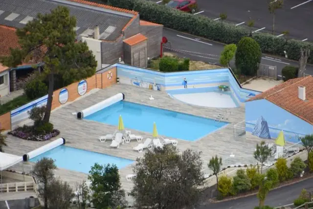 Les Tamaris