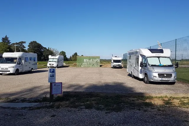 aire de stationnement aux camping-cars Harcourt
