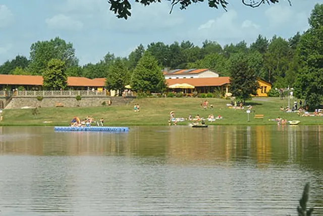 Ferienpark Thümmlitzsee ("Thümmlitz Erholung")