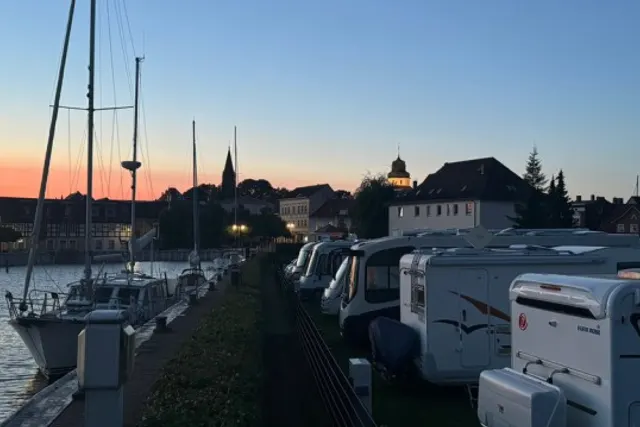 bei Caravan-Stellplatz an der Uecker