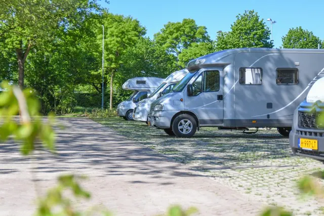 Camperplaats Zwembad Meekenesch