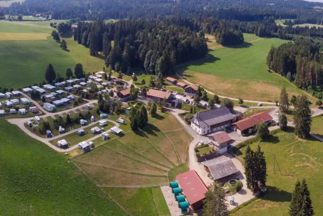 Ferien Village les Cerneux