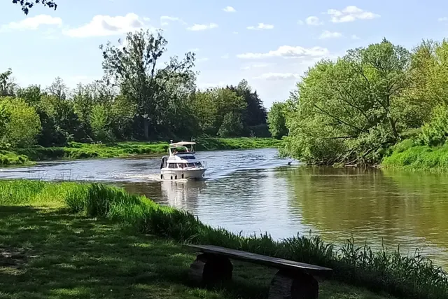 Pole namiotowe Przystań Kowale