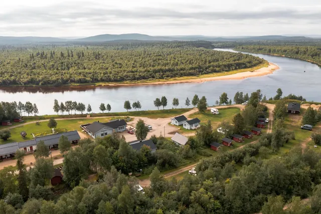 Arctic River Resort